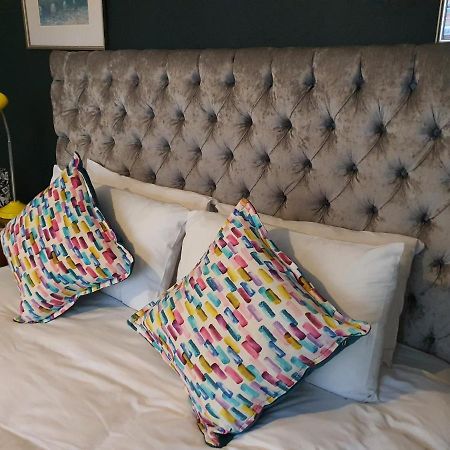 Happy Colourful Cottage Johannesbourg Extérieur photo