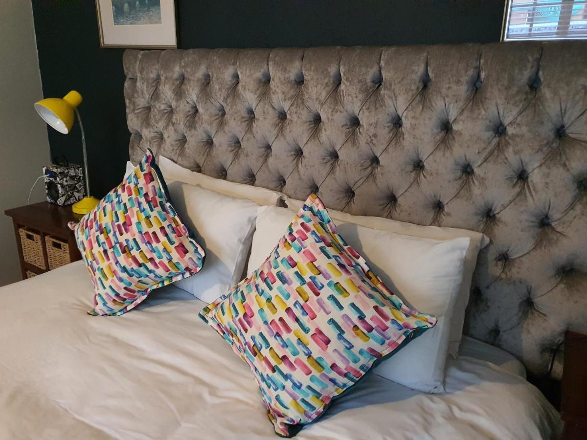 Happy Colourful Cottage Johannesbourg Extérieur photo