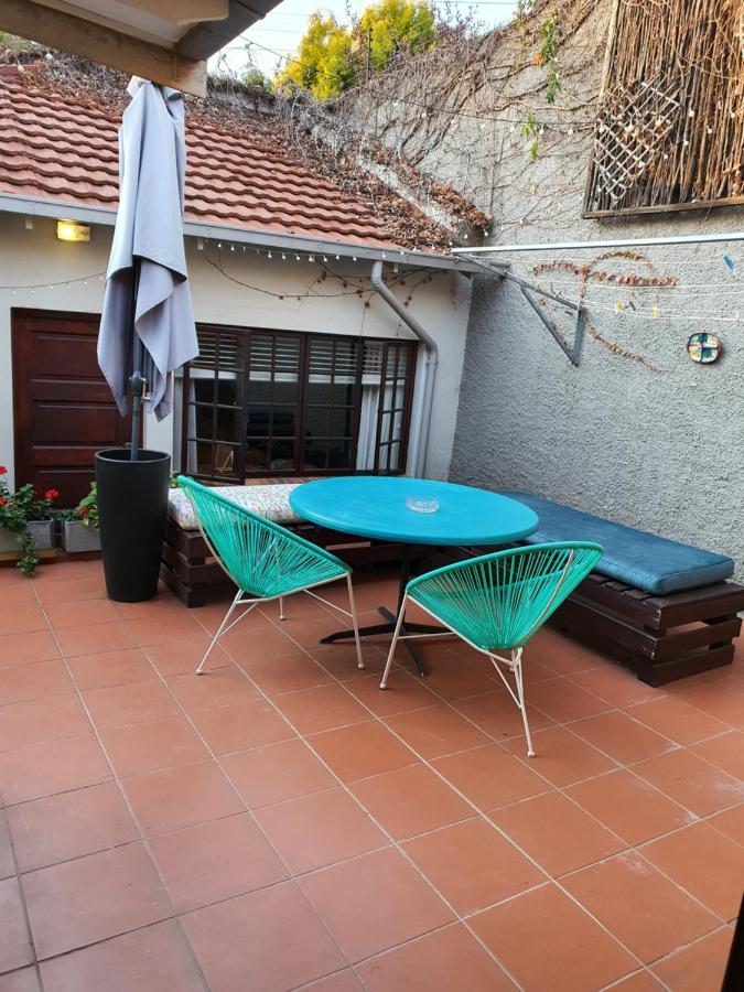 Happy Colourful Cottage Johannesbourg Extérieur photo